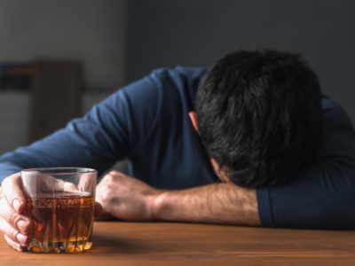 does alcohol causes depression