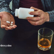 can you take hydroxyzine with alcohol
