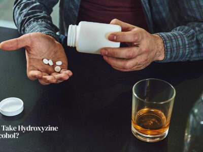 can you take hydroxyzine with alcohol